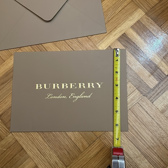 Burberry Bundle of Two Empty Envelopes for Thank You Card - Picture 5 of 6